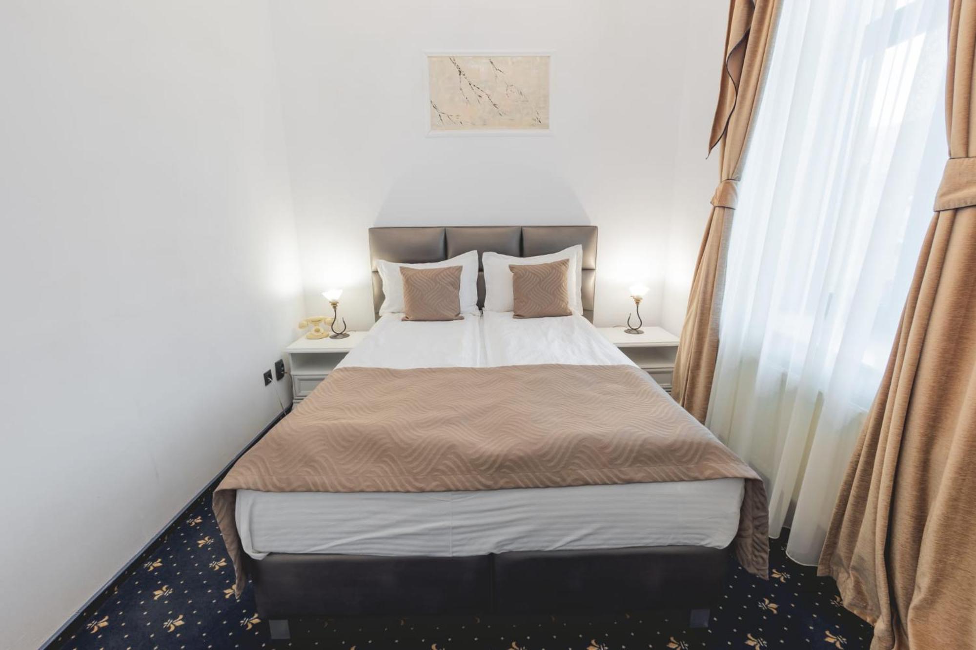 Hotel Carol - Vatra Dornei Zewnętrze zdjęcie