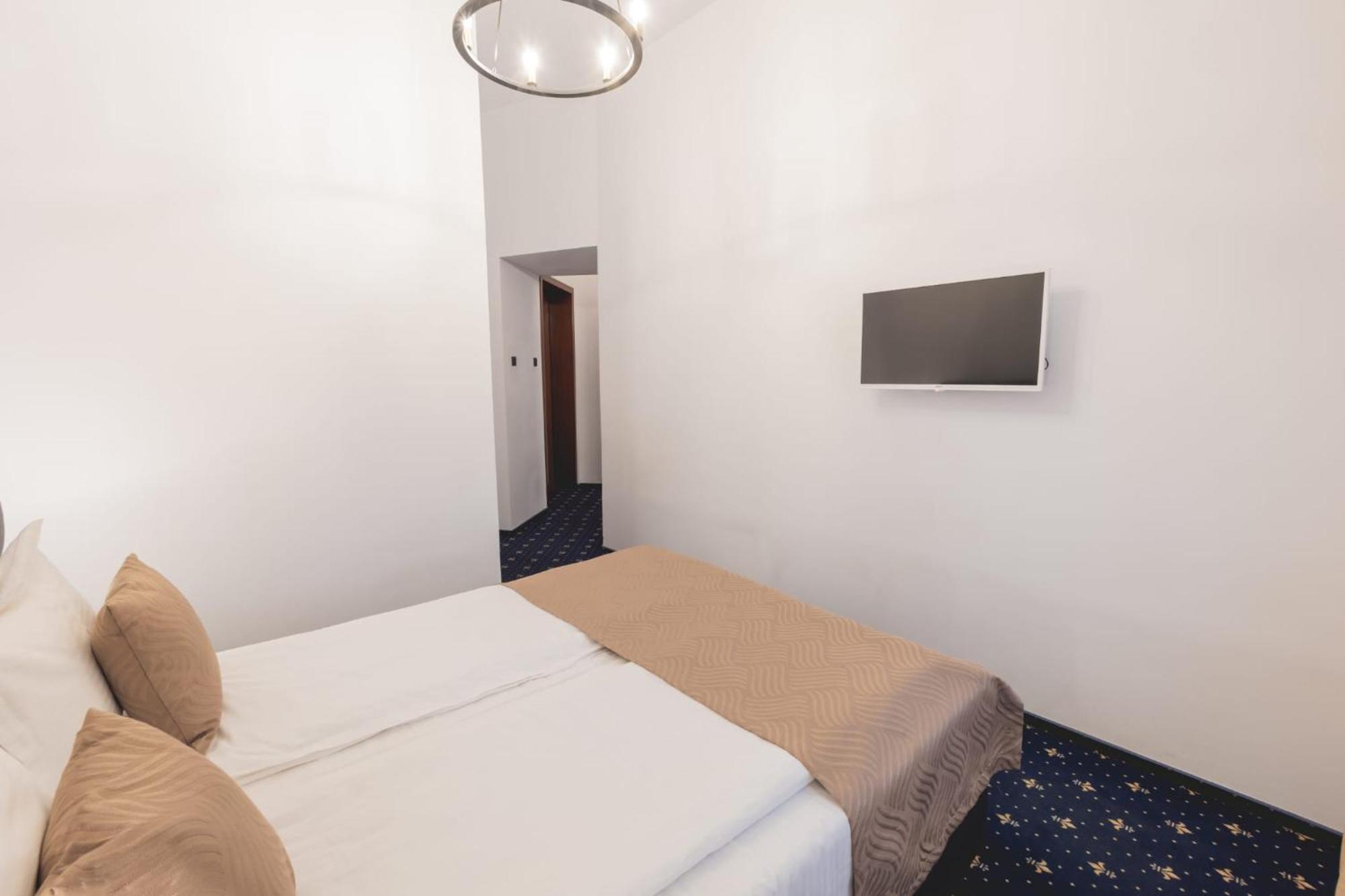 Hotel Carol - Vatra Dornei Zewnętrze zdjęcie