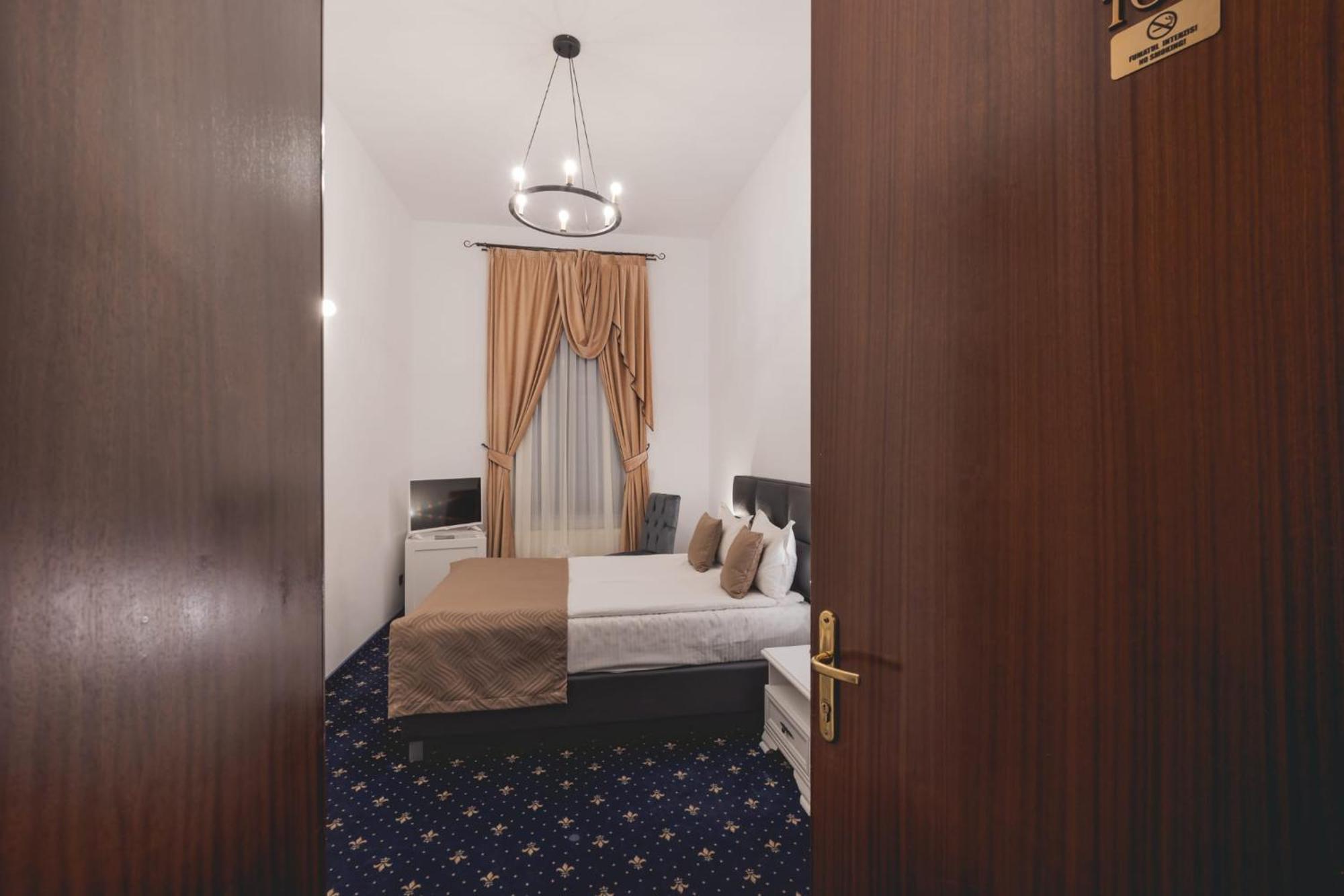Hotel Carol - Vatra Dornei Zewnętrze zdjęcie