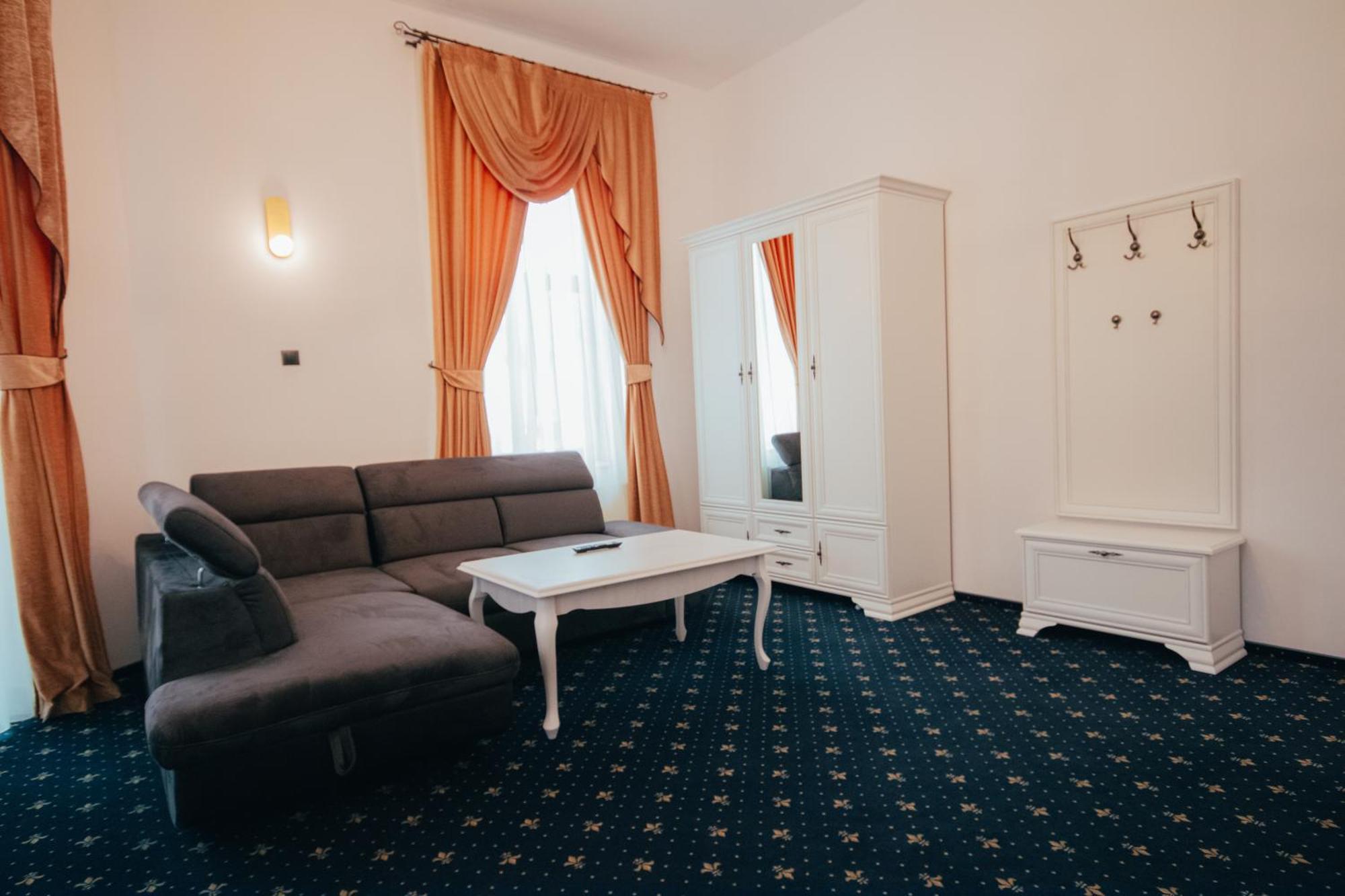 Hotel Carol - Vatra Dornei Zewnętrze zdjęcie