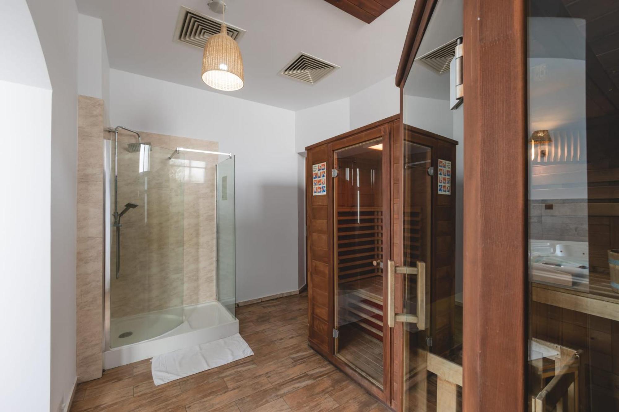 Hotel Carol - Vatra Dornei Zewnętrze zdjęcie