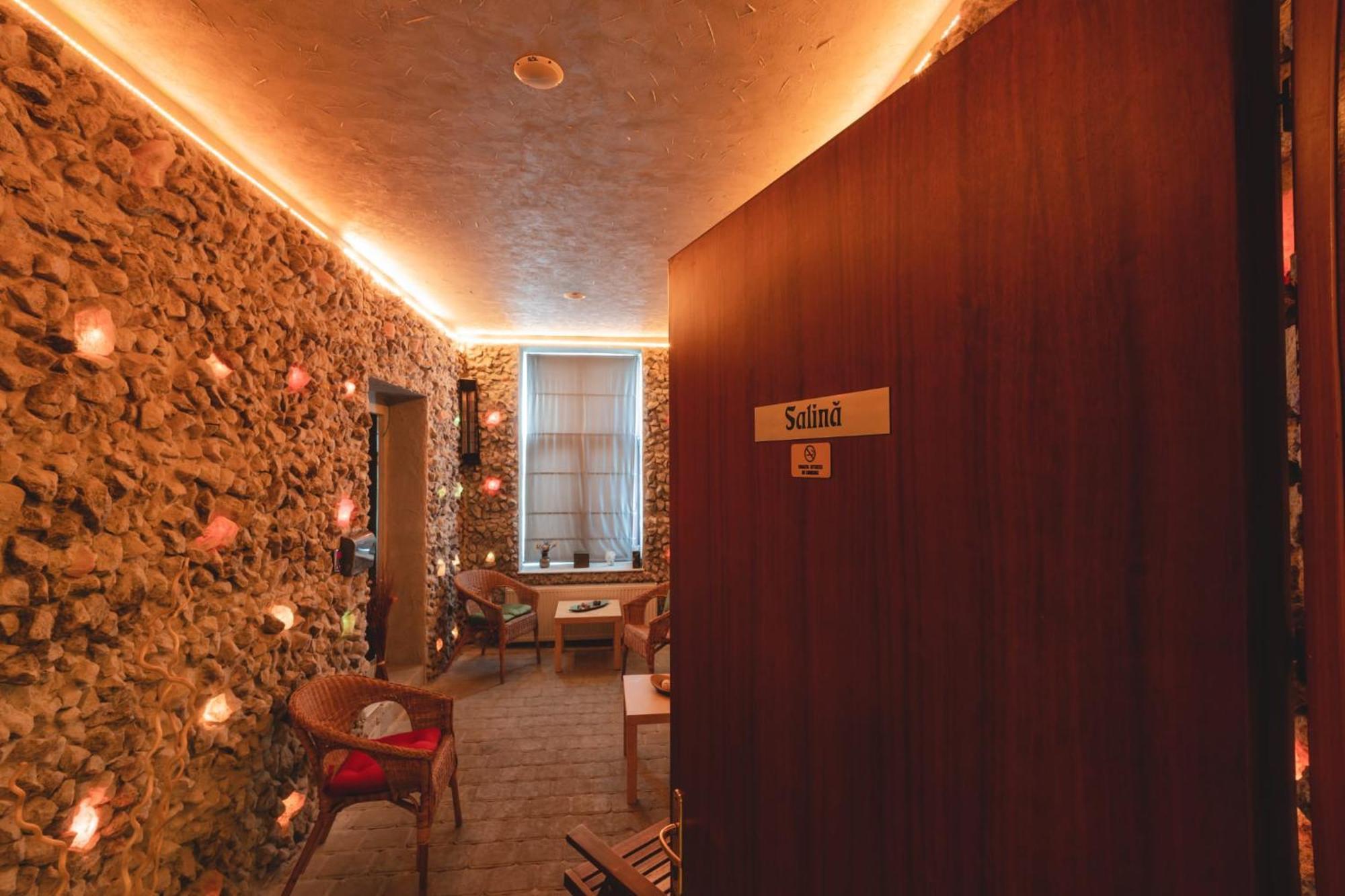 Hotel Carol - Vatra Dornei Zewnętrze zdjęcie